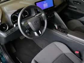 Toyota C-HR (2025) thumbnail 4