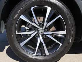 Toyota C-HR (2025) thumbnail 9