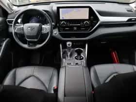 Toyota Highlander (2024) thumbnail 4
