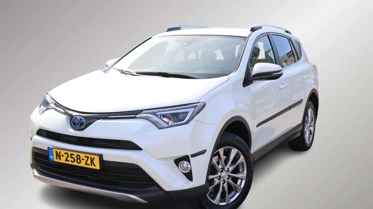 Toyota RAV4 (2017) — foto 1