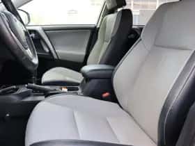 Toyota RAV4 (2017) thumbnail 17