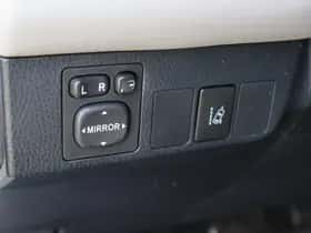 Toyota RAV4 (2017) thumbnail 30