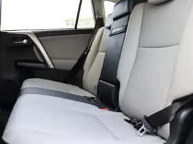 Toyota RAV4 (2017) thumbnail 34