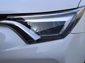 Toyota RAV4 (2017) thumbnail 36