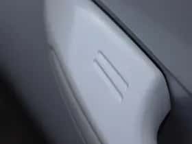 Toyota RAV4 (2017) thumbnail 39