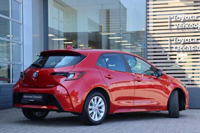 Toyota Corolla (2023) thumbnail 2