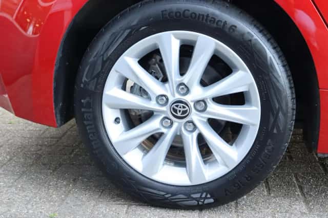 Toyota Corolla (2023) thumbnail 3