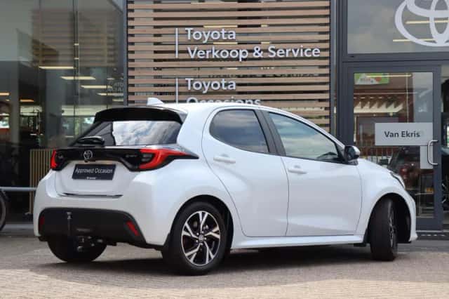 Toyota Yaris (2024) thumbnail 2