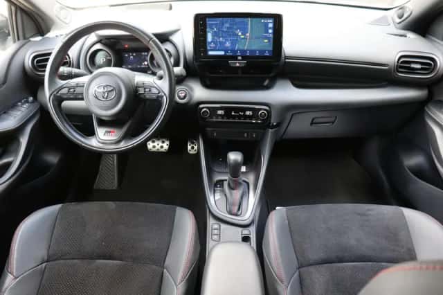 Toyota Yaris (2022) thumbnail 4