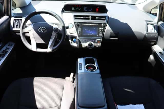 Toyota Prius (2020) thumbnail 5