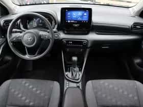 Toyota Yaris (2025) thumbnail 2