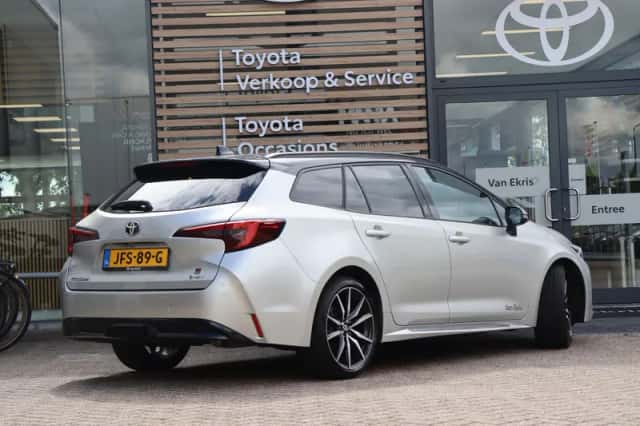 Toyota Corolla (2025) thumbnail 2
