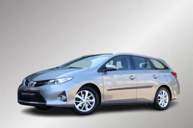 Toyota Auris (2014) thumbnail 1
