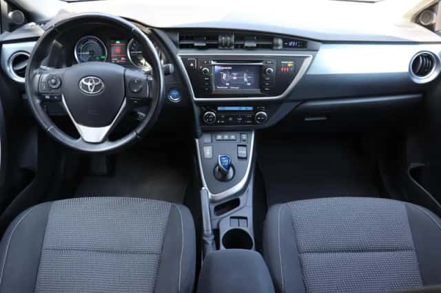 Toyota Auris (2014) thumbnail 4