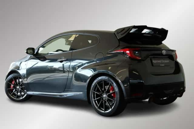 Toyota Yaris (2021) thumbnail 2
