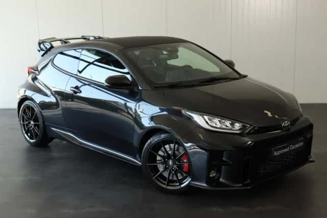 Toyota Yaris (2021) thumbnail 3