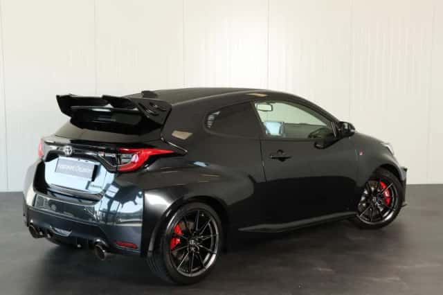 Toyota Yaris (2021) thumbnail 4