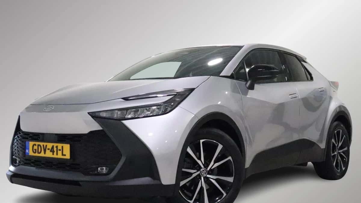 Toyota C-HR (2024) — foto 1