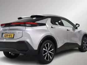 Toyota C-HR (2024) thumbnail 2