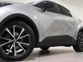Toyota C-HR (2024) thumbnail 11