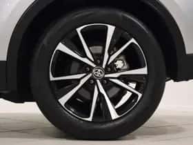 Toyota C-HR (2024) thumbnail 13