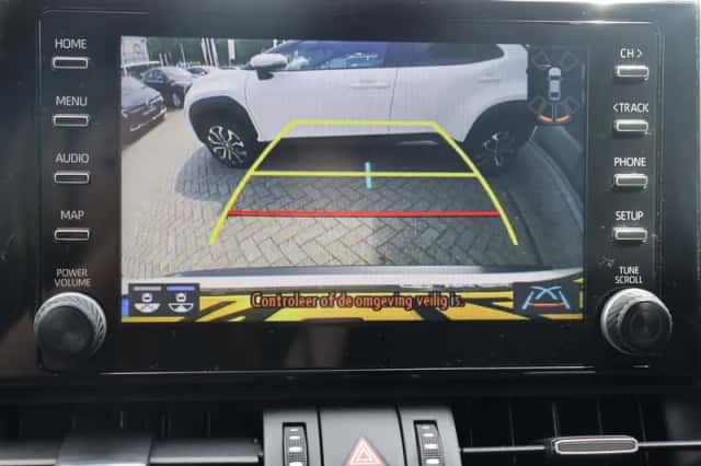 Toyota RAV4 (2021) thumbnail 6