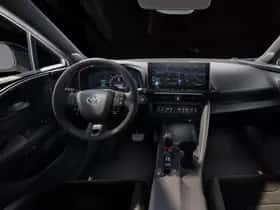 Toyota C-HR (2026) thumbnail 3