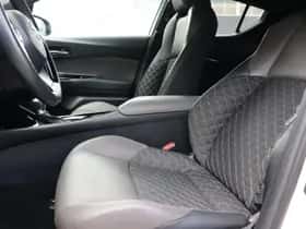 Toyota C-HR (2023) thumbnail 13