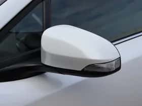 Toyota C-HR (2023) thumbnail 28
