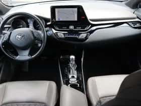 Toyota C-HR (2023) thumbnail 4