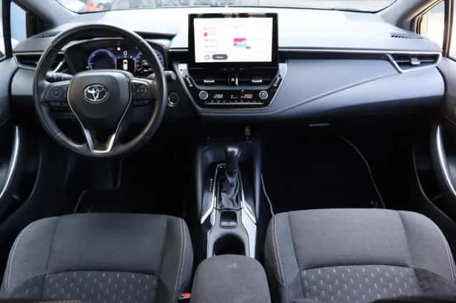 Toyota Corolla (2023) thumbnail 3