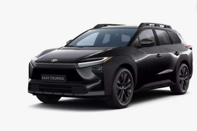 Toyota bZ4X (2026) thumbnail 1