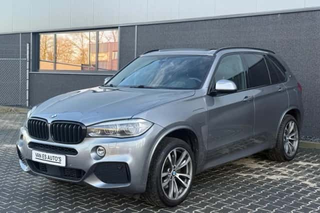 BMW X5 (2017) thumbnail 2
