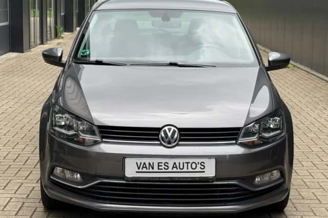 Volkswagen Polo (2015) thumbnail 3