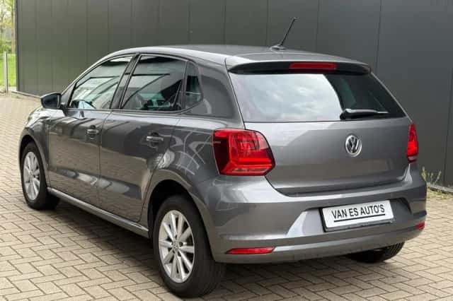 Volkswagen Polo (2015) thumbnail 5