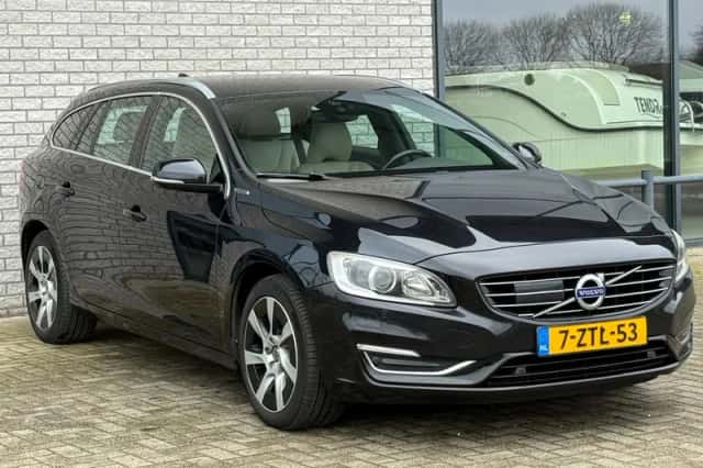 Volvo V60 (2015) thumbnail 4