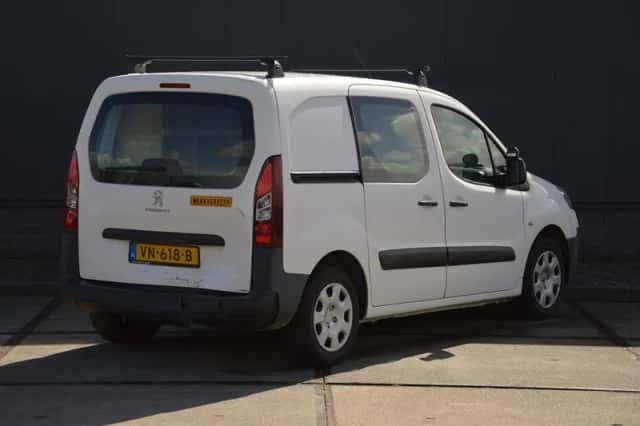 Peugeot Partner (2015) thumbnail 2