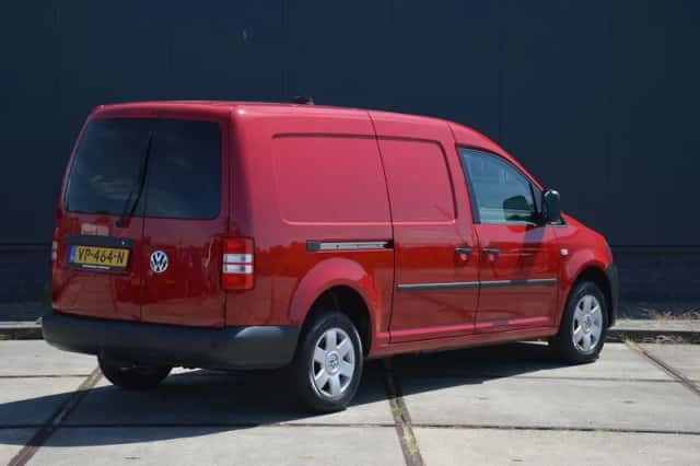 Volkswagen Caddy (2015) thumbnail 2