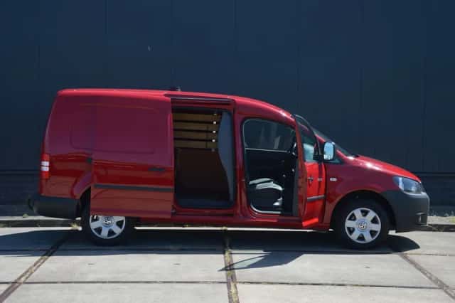 Volkswagen Caddy (2015) thumbnail 4