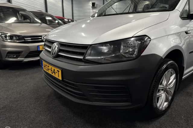 Volkswagen Caddy (2017) thumbnail 4