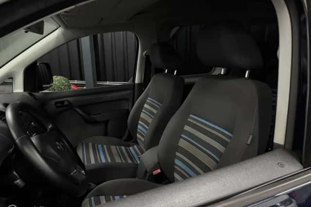 Volkswagen Caddy (2012) thumbnail 4