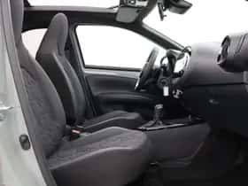 Toyota Aygo X (2025) thumbnail 30
