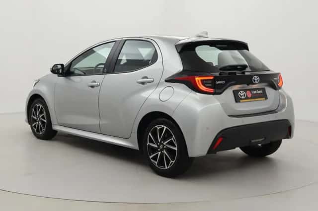 Toyota Yaris (2022) thumbnail 4