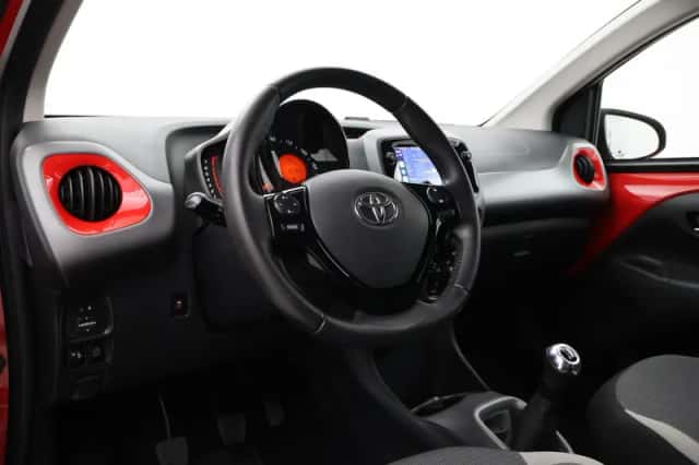 Toyota Aygo (2020) thumbnail 2