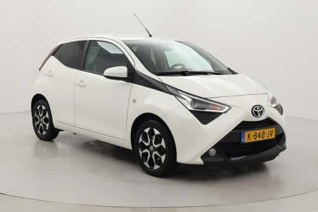 Toyota Aygo (2021) thumbnail 1