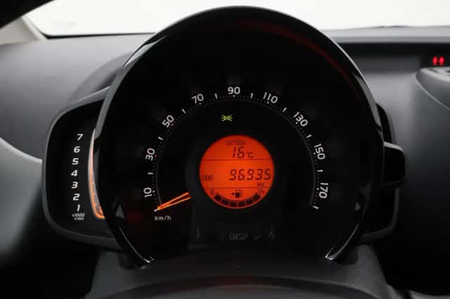 Toyota Aygo (2021) thumbnail 3
