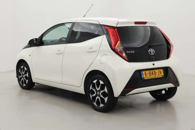 Toyota Aygo (2021) thumbnail 4