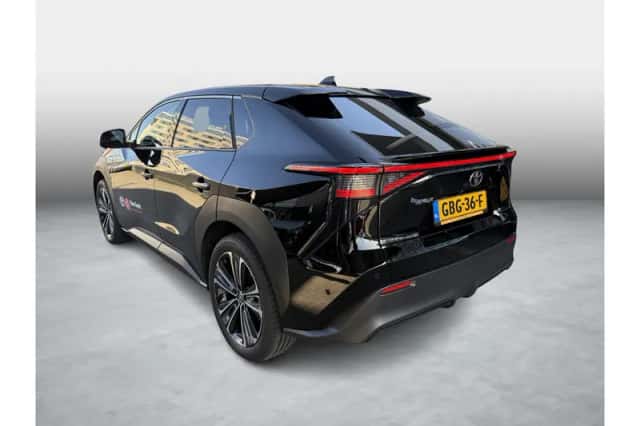 Toyota bZ4X (2024) thumbnail 3