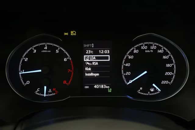 Toyota Yaris (2018) thumbnail 3