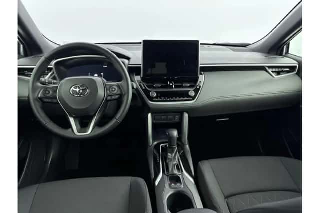 Toyota Corolla (2025) thumbnail 2
